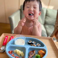 【離乳食のストレス激減】お皿ポイッ!遊び食べ…「自分で食べたい」期をラクに乗り切る神アイテム3選