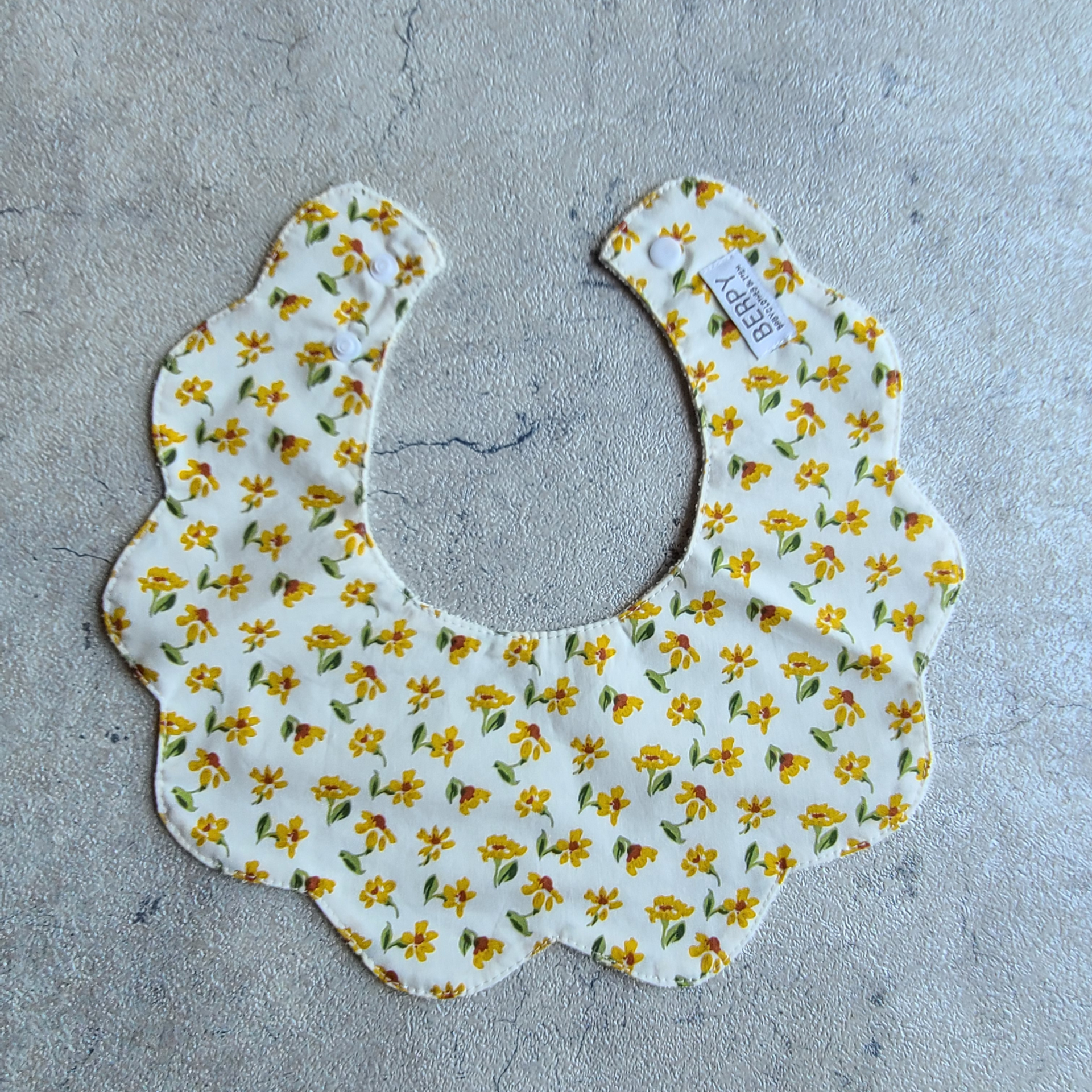 Berpy (バーピー) 花柄スタイ よだれかけ 防水素材 綿100 TPU 赤ちゃん